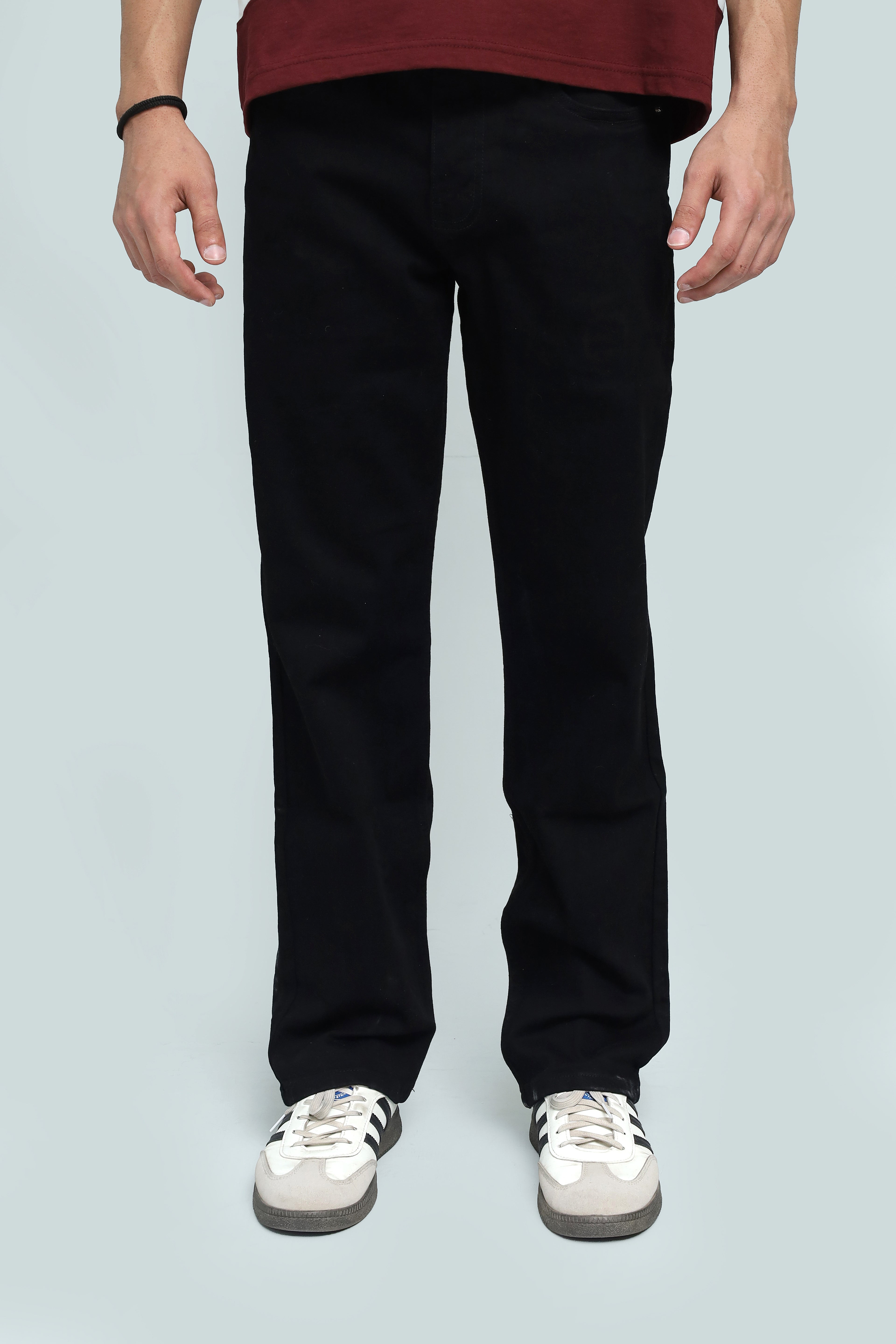 NOIR STRAIGHT FIT JEANS