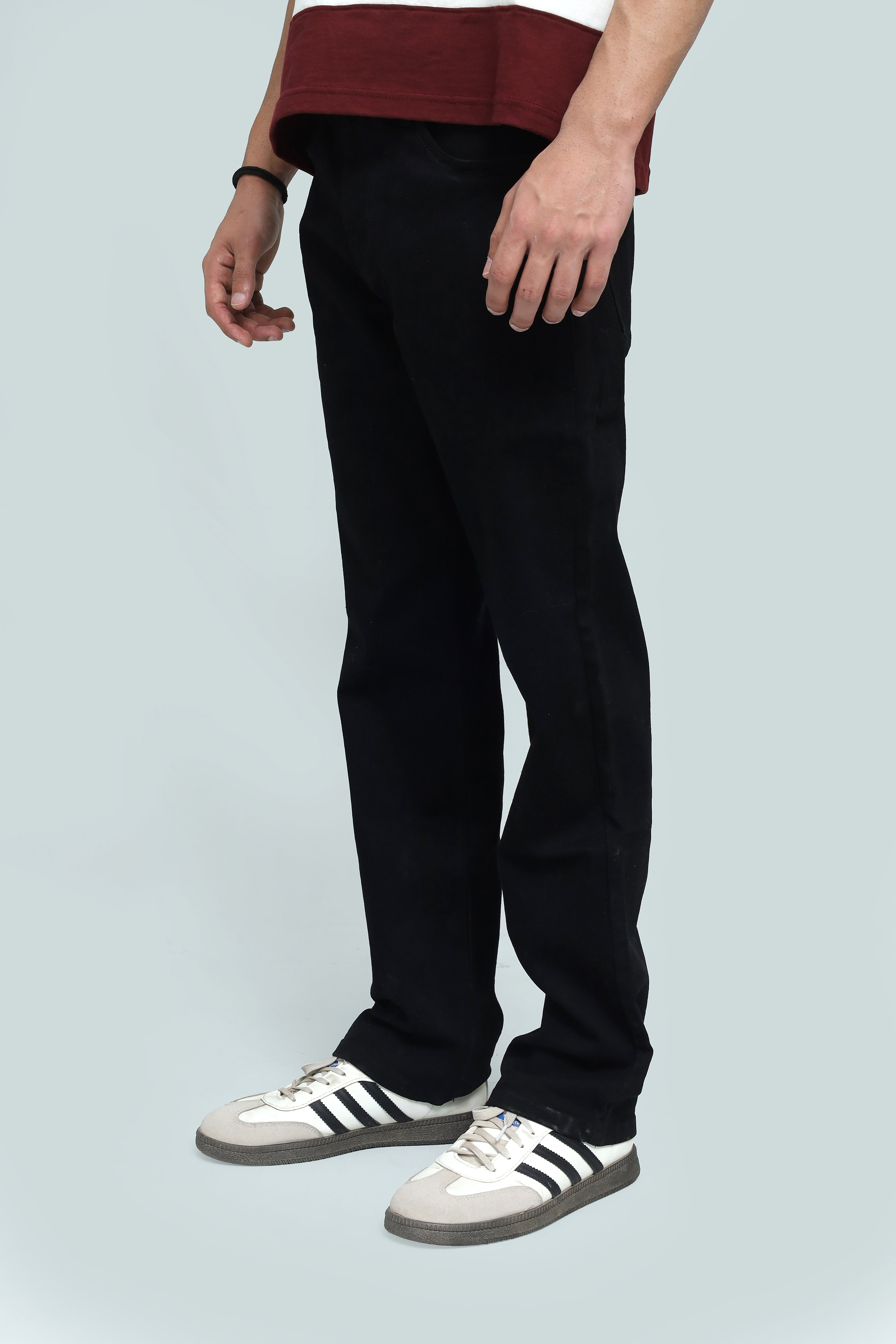 NOIR STRAIGHT FIT JEANS